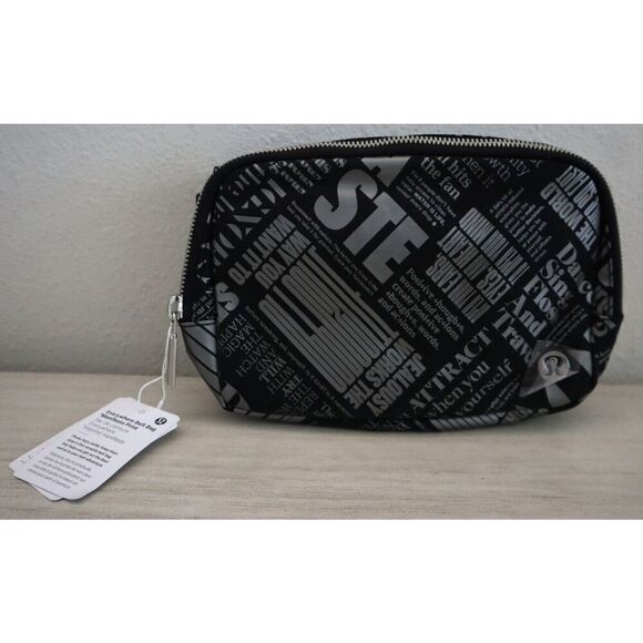 Lululemon LU9BGXS Women's O/S Black/Silver Manifesto Print Everywhere Belt Bag - Picture 1 of 8